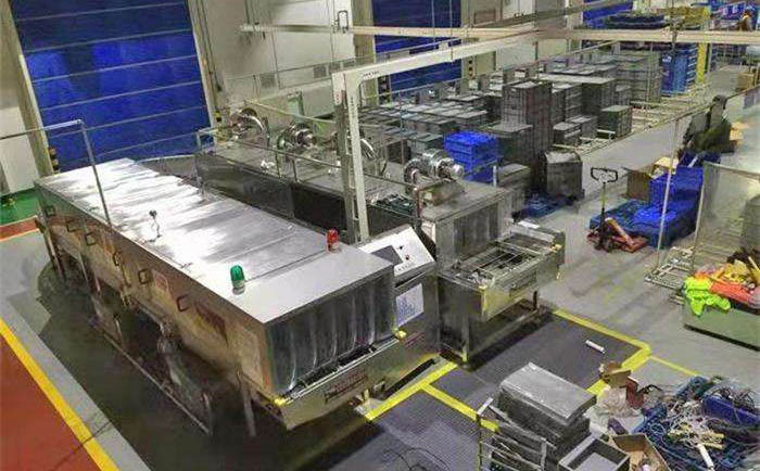 （圖：五金清洗工作現場）