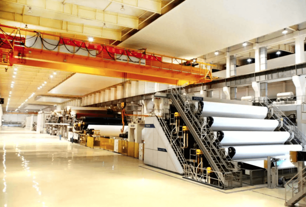 （圖：造紙廠運作現(xiàn)場）