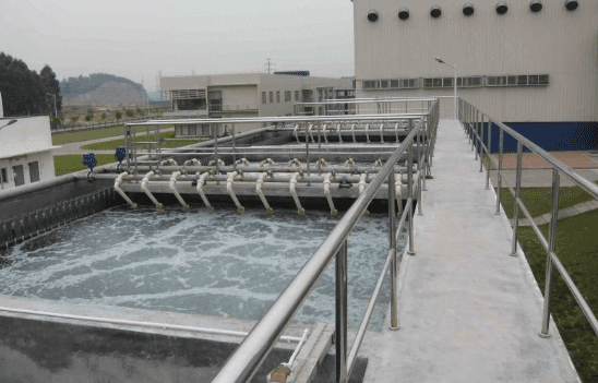 （造紙廠水處理消泡劑應用場景）